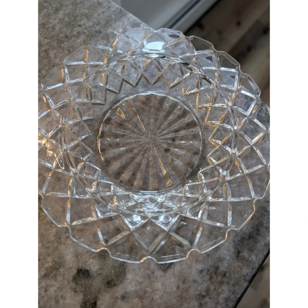 Vintage‎ Clear Glass Ashtray Or Small Dish Scalloped Diamond Pattern